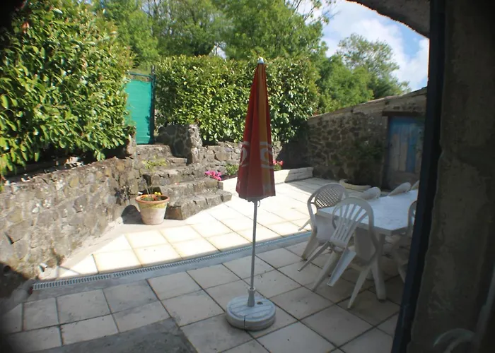 Les Ecureuils Saint-Priest (Ardeche)
